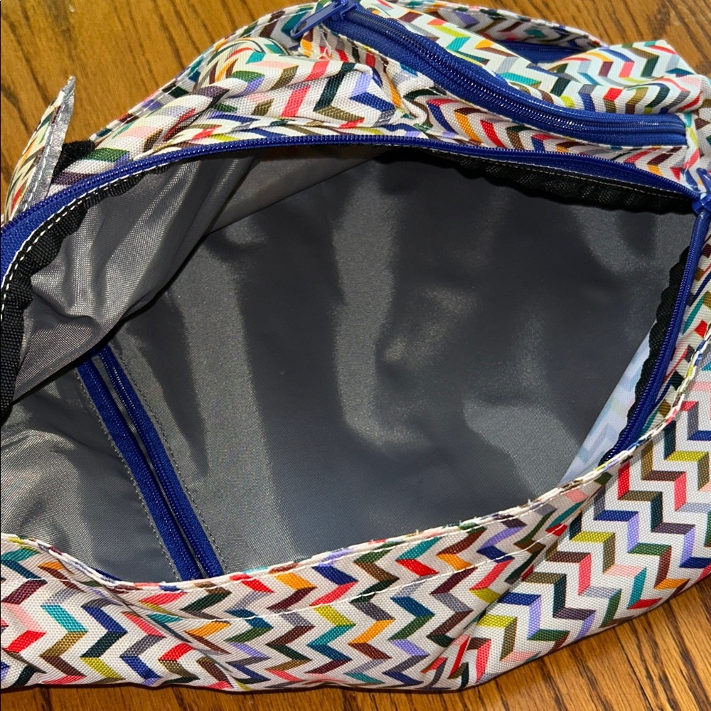 Kavu Multicolor Chevron Pattern Rope Sling Bag -EUC - Picture 4 of 6